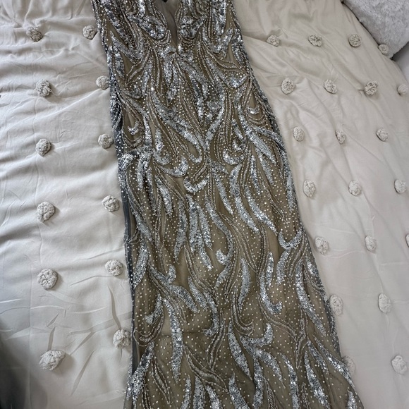Gorgeous evening gown by Basix - Picture 5 of 6